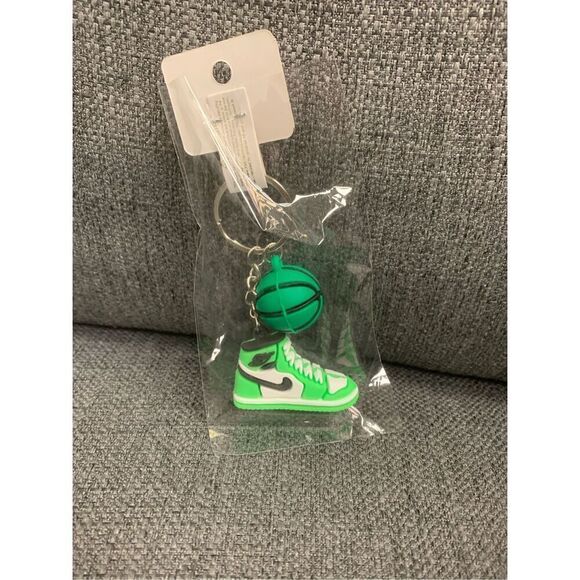 Cute Sporty Keychain - Picture 1 of 2